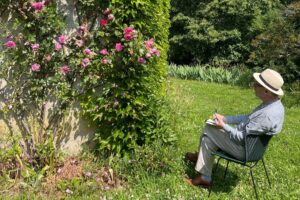 learning how to draw roses during a plein air holiday in France